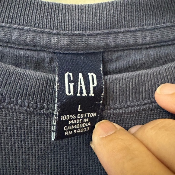 Gap Men's Classic Navy Long Sleeve Tee - Picture 3 of 3